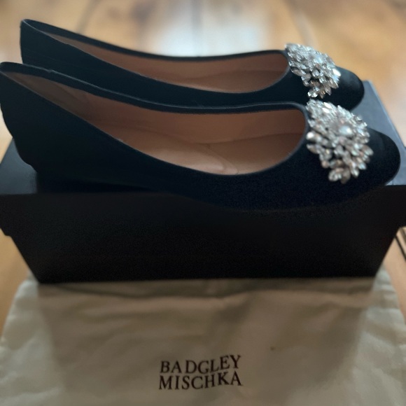 Badgley Mischka Pippa Flats - Picture 4 of 6